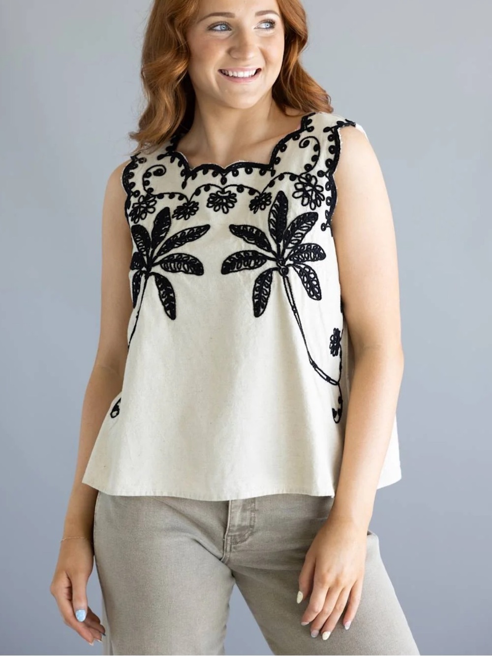 Simply southern embroidered top in linen XL NWT
